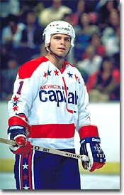 Mike Gartner scored 1,335 total career points in his 18-year NHL career. 