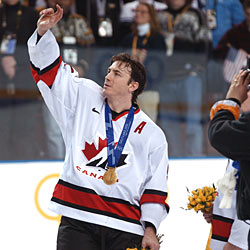 On the international stage Sakic helped Canada capture gold at the 2002 Olympic Winter Games held in Salt Lake City, Utah.
